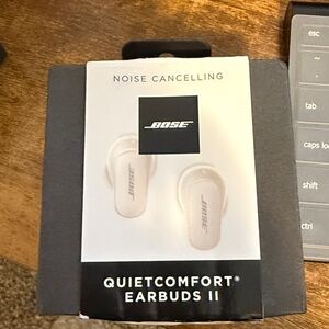 Bose QuietComfort Earbuds II - Sleek White